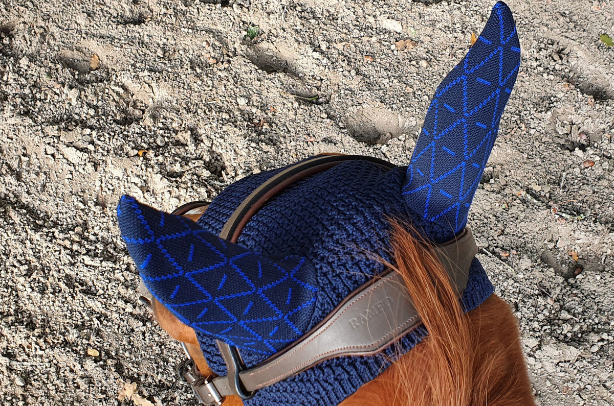 Bonnet INFI-KNIT bleu marine all-over bleu roi – MADE NATURE